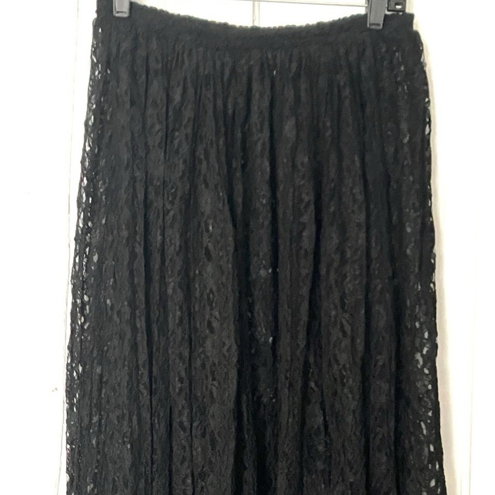 Vintage Express Tricot
All Lace Black Midi Skirt Size L NWT - Picture 5 of 12